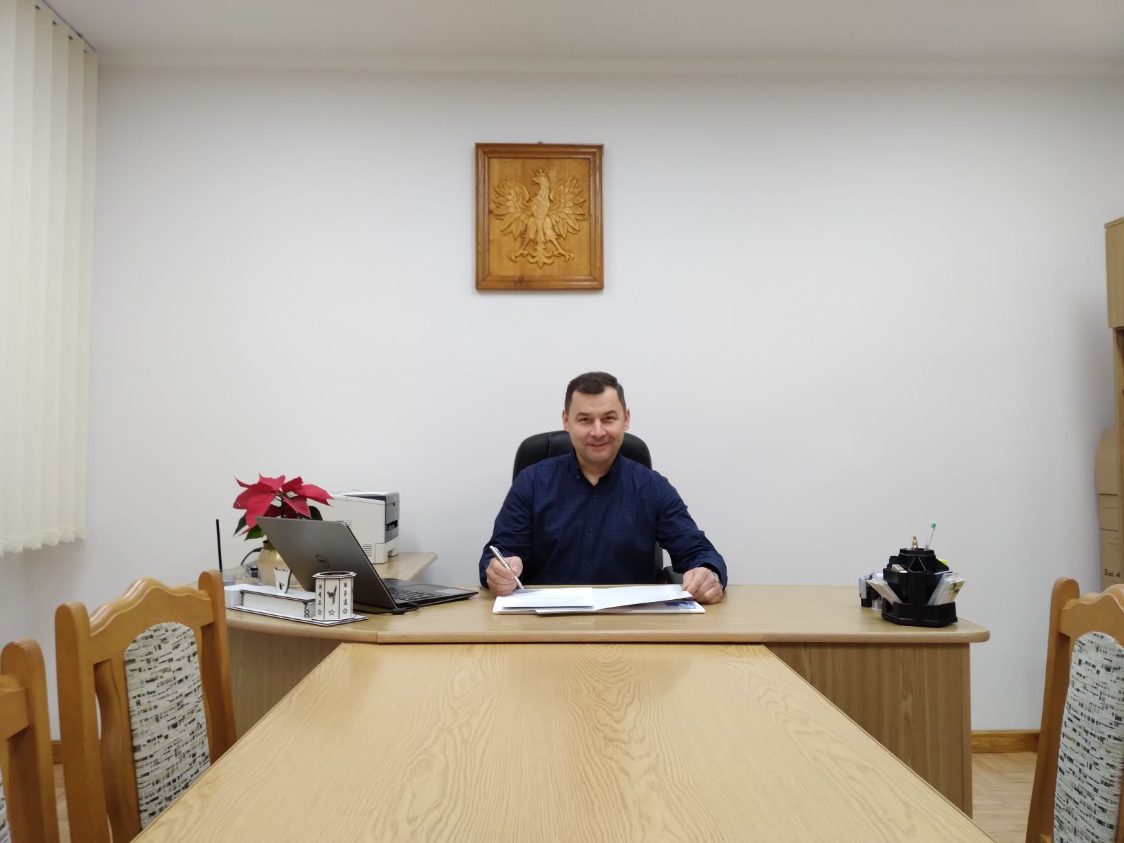 Fotel Wójta Godzina pracy na stanowisku Wójta Gminy Łomazy