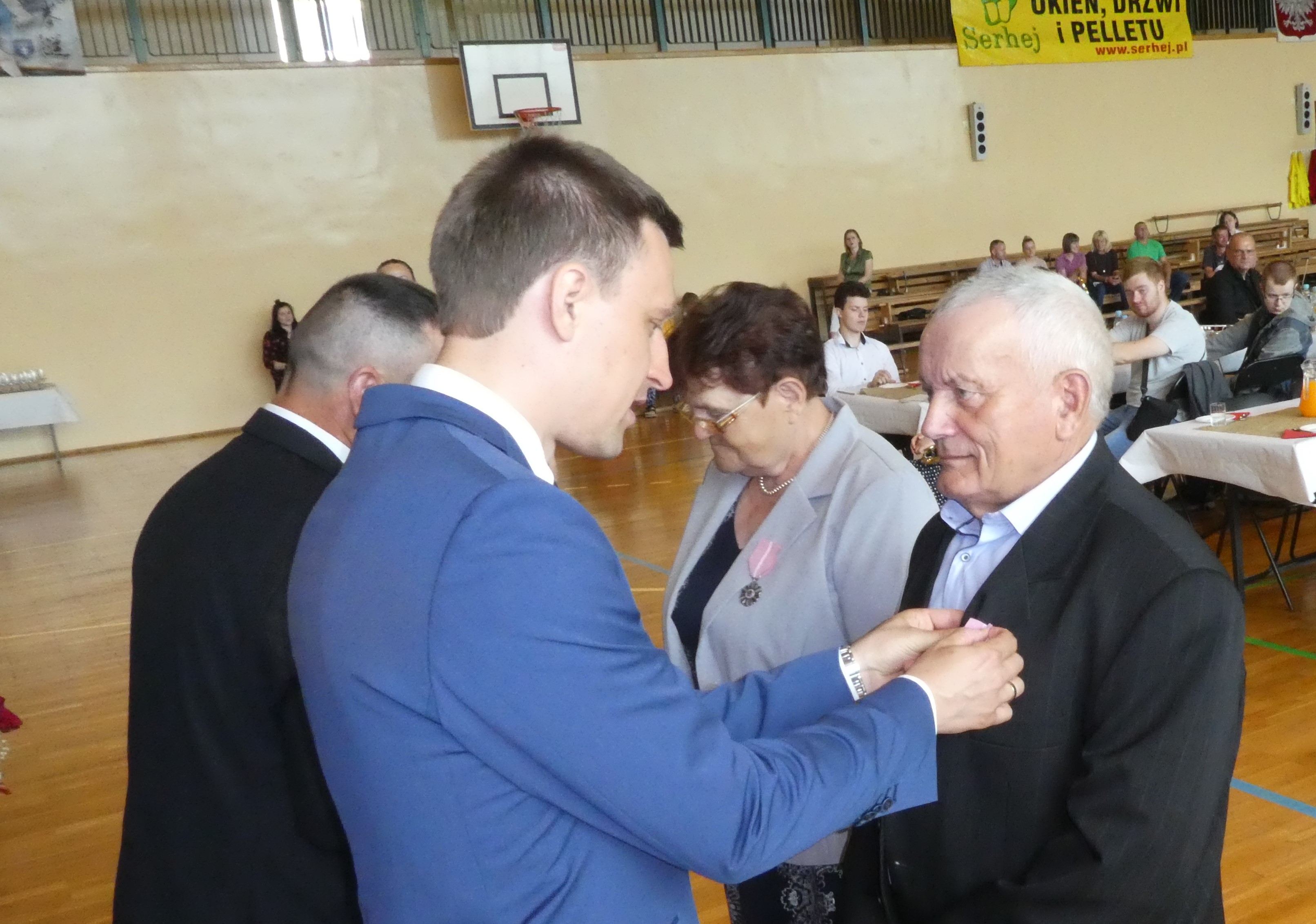 Wójt Gminy Wręcza medale